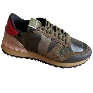 Valentino Garavani Low-Top Sneakers
